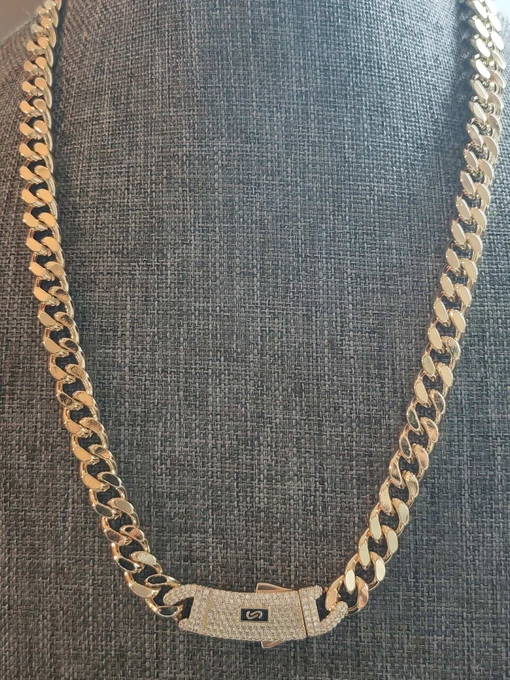 The surface is plated with a thin layer of real gold 14k.